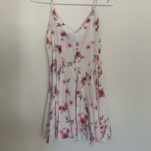 F21 Mini Floral Dress 🤍🌺